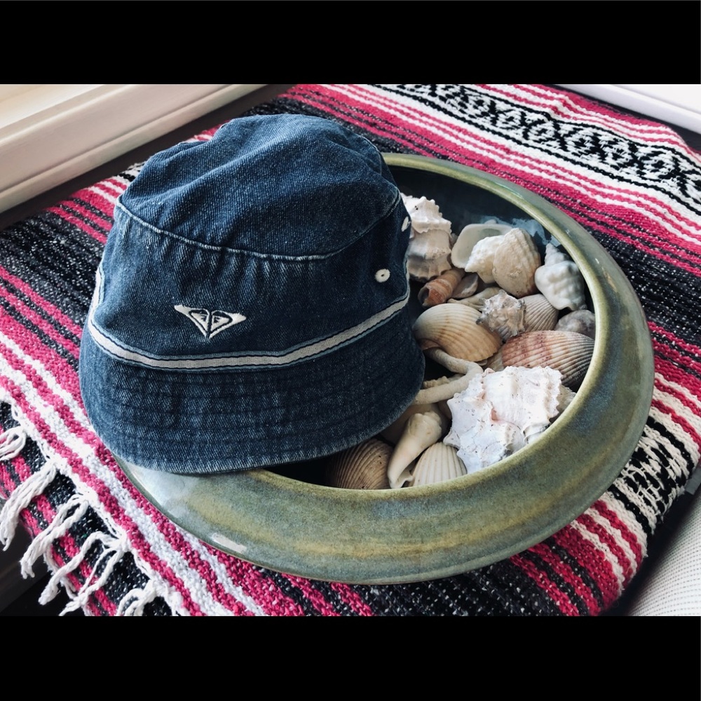 Vintage 90’s❣️Roxy/Quiksilver Bucket Hat